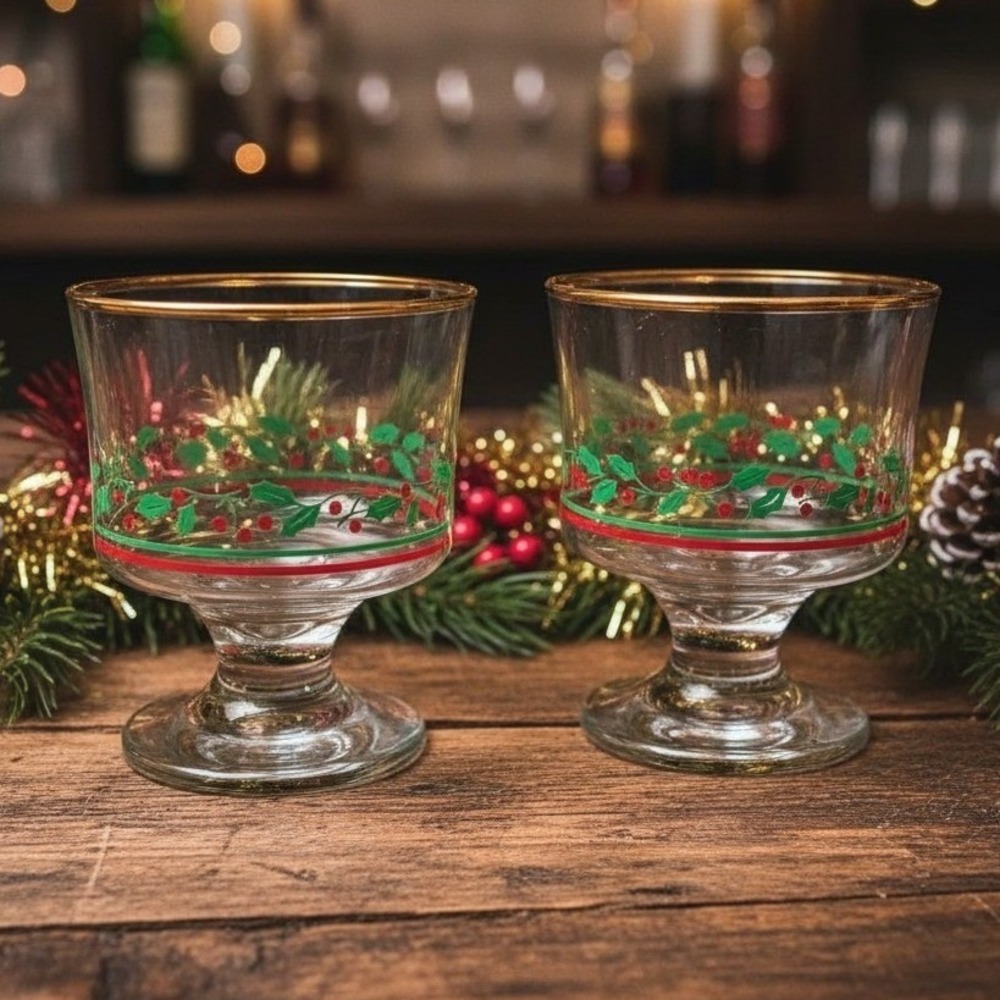 Libbey Christmas Dessert Glasses, Set of 2, Vintage Holly & Berries Design